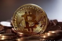 BTC Approaches Resistance Zone as Analysts Warn of Possible Return to $76,600