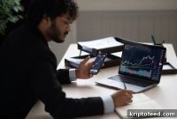 Smart Trader Exits Hyperliquid Hype After $2.5M STRK Profit